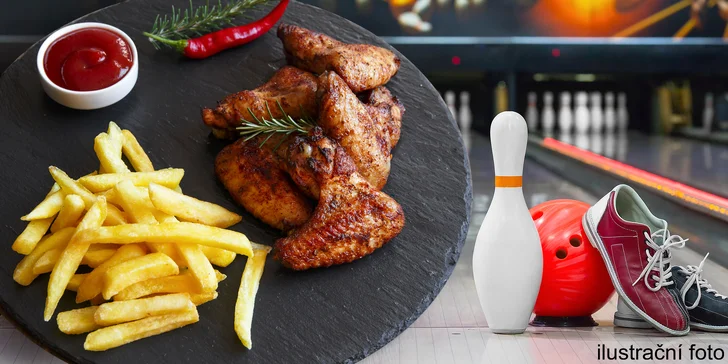 Pořádná porce dobrot a zábavy: kilo kuřecích křídel s hranolky + hodina bowlingu