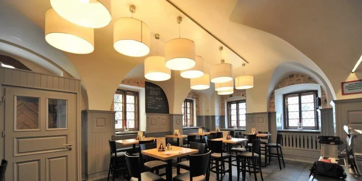 Půlkilový hovězí tatarák v designové restauraci v srdci Klatov