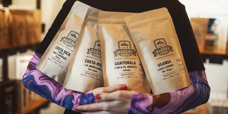 Espressový set je vhodný pro vyznavače klasické chuti s tóny hořké čokolády a oříšků, varianty na filtr potěší milovníky šťavnatých káv s ovocnými tóny.