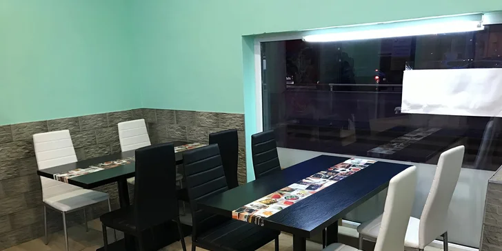Nedejte hladu šanci: výtečný kebab podávaný v tortille nebo na talíři