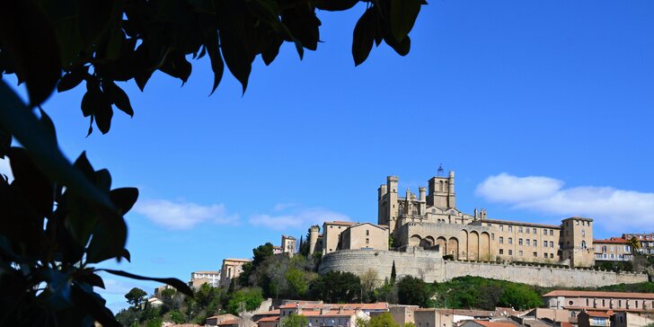 Poznávací zájezd do Francie: kraj katarských hradů a vína s koupáním vč. snídaně