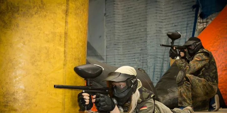 Adrenalinový paintball v kryté hale v centru Brna