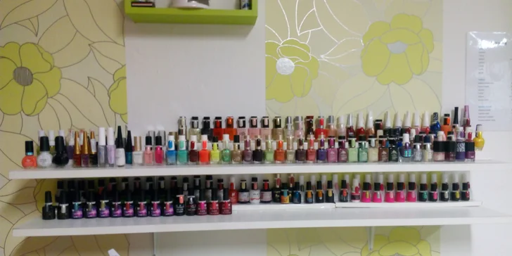Nechte zazářit svoje nehty: gelová manikúra Shellac na ruce i nožky