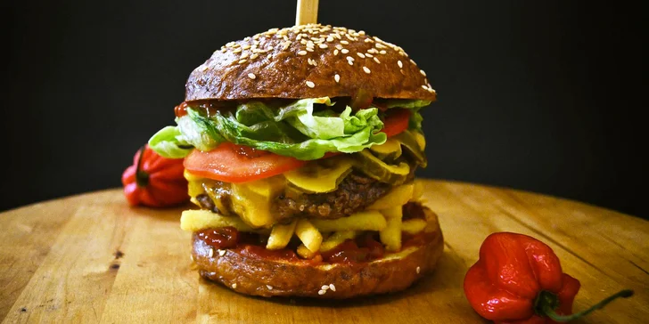 Hovězí fešák take away: Hell, Schwarzwald nebo Food Factory burger a hranolky