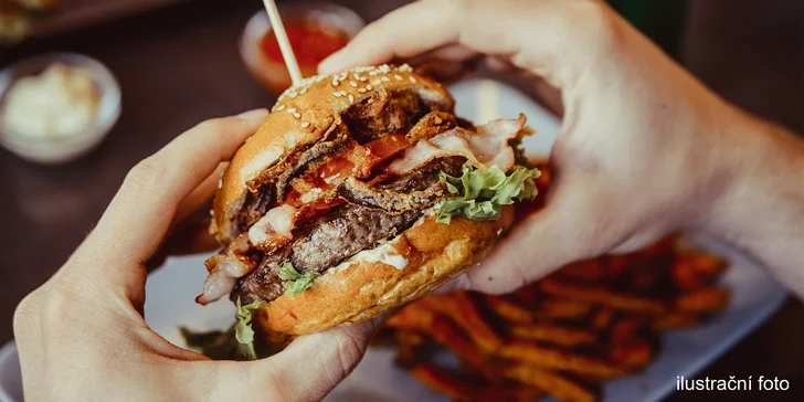 Burger s domácí bulkou a hovězím masem z farmy, hranolky a tatarka pro 1 nebo 2 osoby