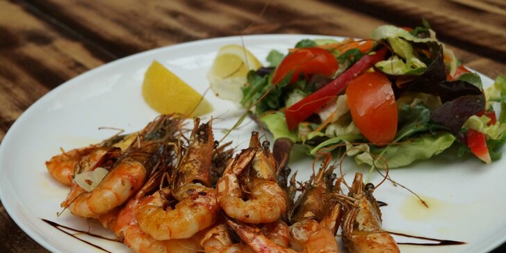 Ochutnejte mořské speciality: menu dle výběru v balkánské restauraci pro 1 či 2 os.