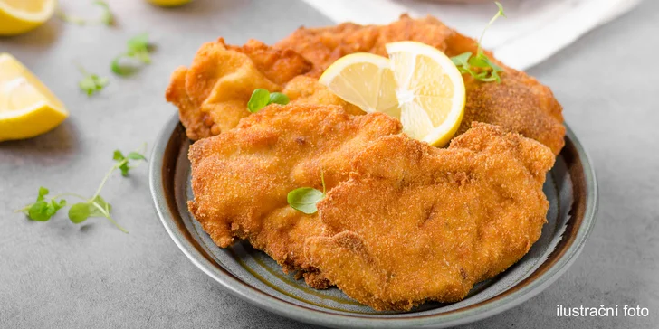 Královská hostina v podzámčí: 400 g kuřecích a vepřových řízků a 2 půllitry piva