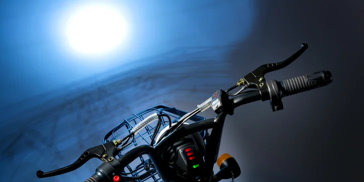 Rezervační poplatek na elektromoped Bajk: rychlé a úsporné vozítko pro dvě osoby