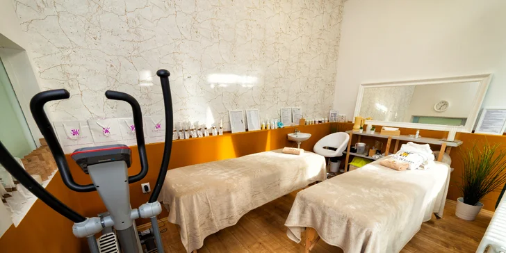 Pokud byste raději něco odbornějšího, není problém – salon nabízí Dornovu metodu, Breussovu masáž, manuální lymfatickou drenáž i čínskou medicínu – baňkování, anticelulitidní masáž, klasickou thajskou masáž. 