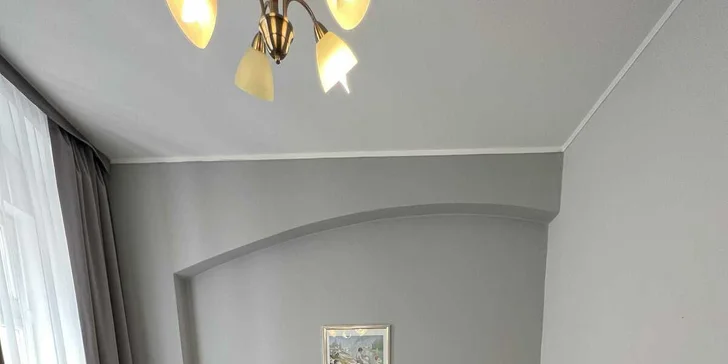 V každej izbe nájdete tiež televíziu, trezor a bezplatné Wi-Fi.