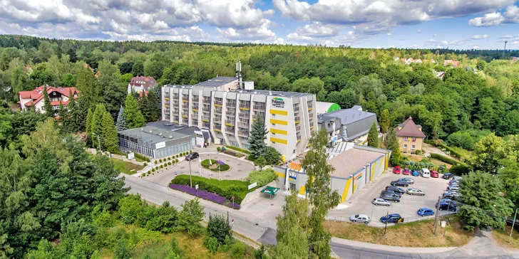 Největším lákadlem je neomezený vstup do bazénu a wellness zóny.