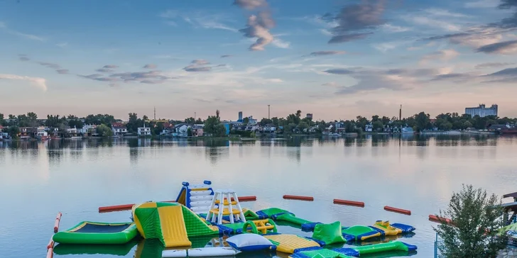 3-8 dní na Slunečných jezerech s polopenzí, bazény, wellness a dětskými atrakcemi