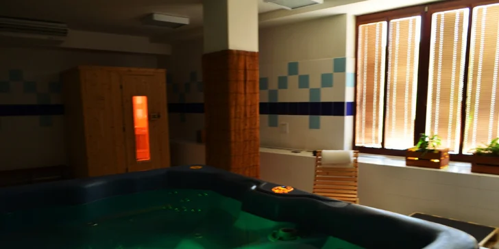 2hodinový oddech s vířivkou a saunou v privátním wellness pro dva