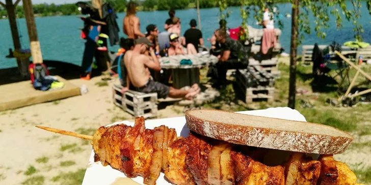Hodinový pronájem beachvolejbalového kurtu ve Wake Parku Náklo