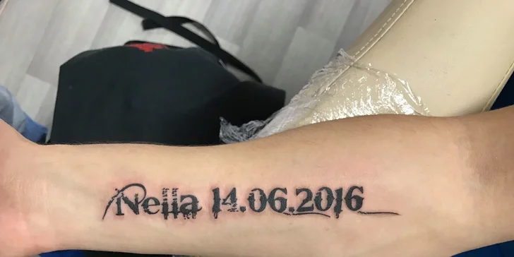 Nové černobílé nebo barevné tetování od šikovného tatéra