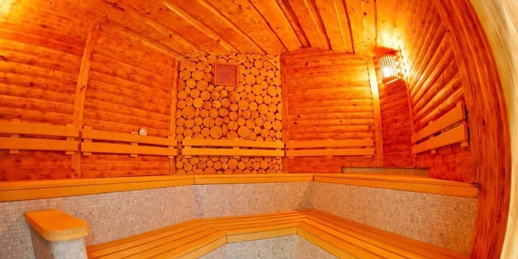 Čtyřhvězdičková dovolená ve Valčianské dolině: Wellness, polopenze i zábava