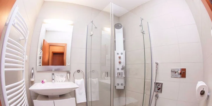 Čtyřhvězdičková dovolená ve Valčianské dolině: Wellness, polopenze i zábava
