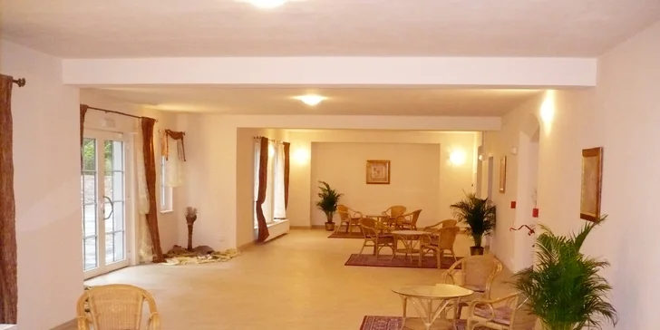 Pobyt s kouzlem minulosti: Zámek či Mlýn Mostov s polopenzí, wellness i masáží