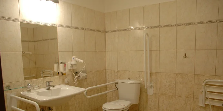 Pobyt s kouzlem minulosti: Zámek či Mlýn Mostov s polopenzí i wellness