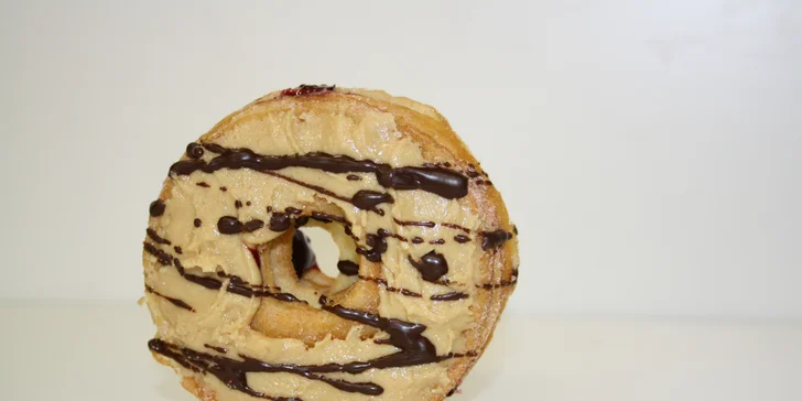 Tohle jste ještě nejedli: 1 crodonut s domácí limonádou nebo krabice se 4 kusy