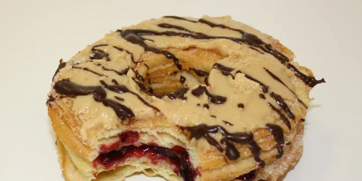 Tohle jste ještě nejedli: 1 crodonut s domácí limonádou nebo krabice se 4 kusy