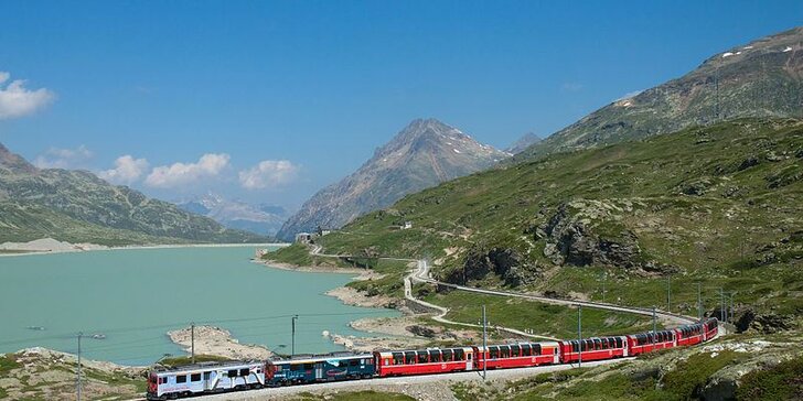 Jeden z nejkrásnějších přejezdů Alp - vlak Bernina Express na 2 noci se snídaní