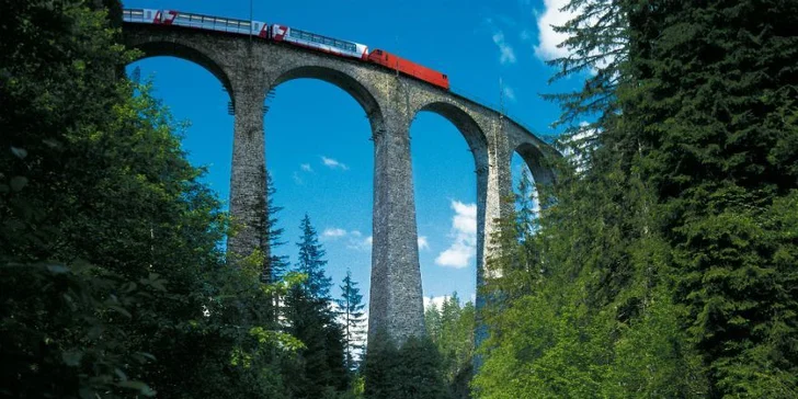 Jeden z nejkrásnějších přejezdů Alp - vlak Bernina Express na 2 noci se snídaní