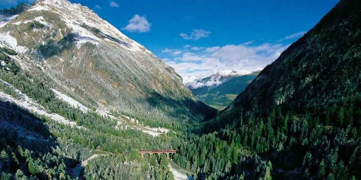 Jeden z nejkrásnějších přejezdů Alp - vlak Bernina Express na 2 noci se snídaní