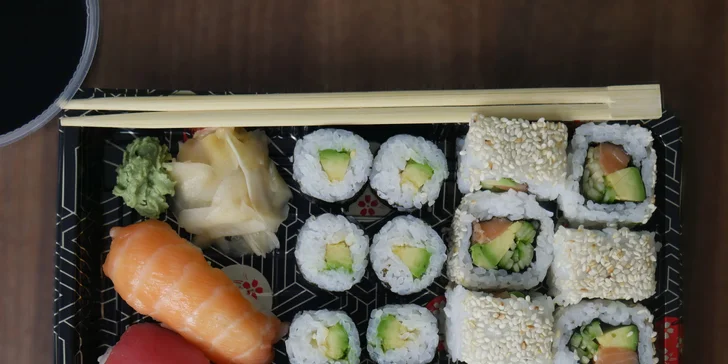 Asie do vašeho obýváku: rozvoz kvalitního sushi z moderního bistra Guty