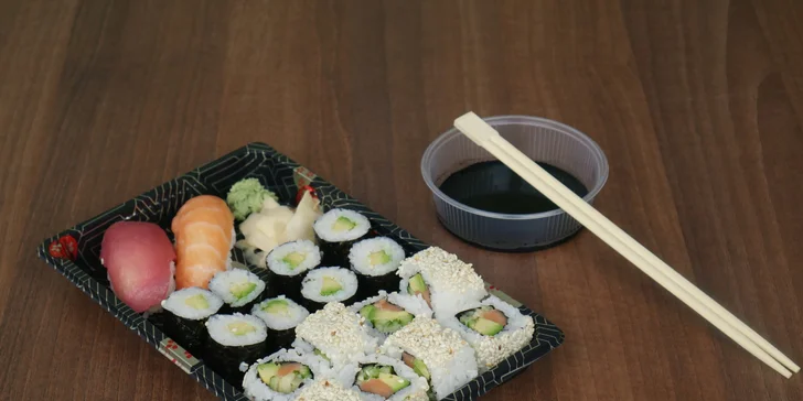 Asie do vašeho obýváku: rozvoz kvalitního sushi z moderního bistra Guty