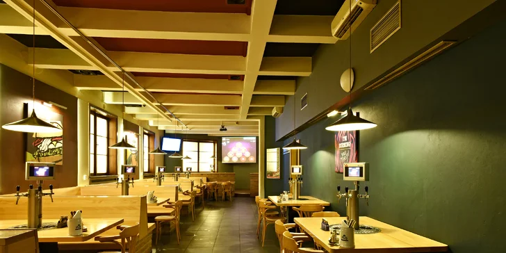 Burgerové menu pro jednoho i pár v pubu se samoobslužnými výčepy