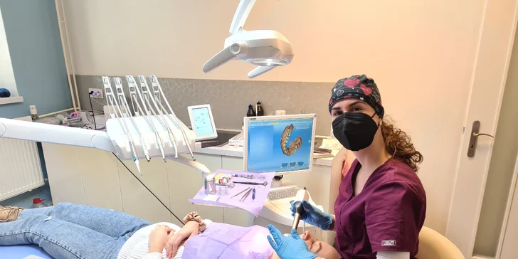 Dentálna hygiena zahŕňa ultrazvukové aj manuálne čistenie zubov
