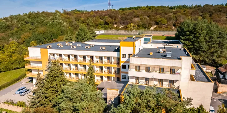 Wellness pobyt v Dudinciach: plná penzia, bazén aj kúpeľné procedúry