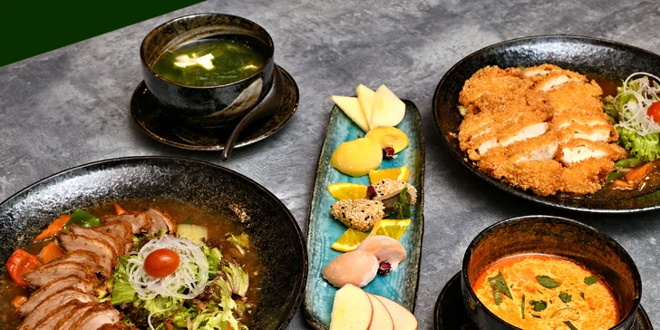 Polévky jsou na výběr tři - japonská miso, thajská s kokosovým mlékem nebo batátová. 