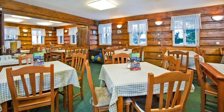 Restaurace nabídne příjemné posezení a domácí polopenzi.