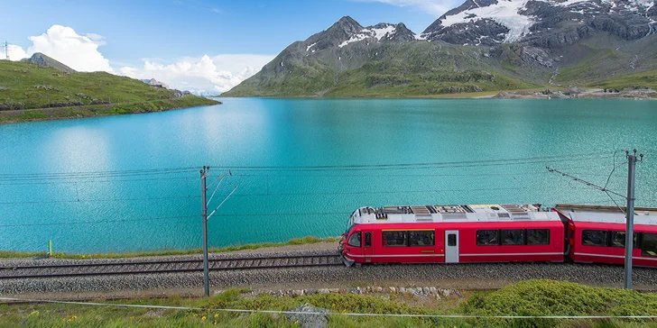 Jeden z nejkrásnějších přejezdů Alp - vlak Bernina Express na 2 noci se snídaní