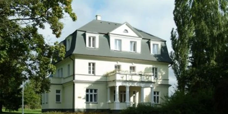 2990 Kč za lázeňský pobyt s polopenzí PRO DVA v Konstantinových Lázních! Tři dny hýčkání, vstup do wellness, uhličitá koupel i mnoho dalšího se slevou 54 %.