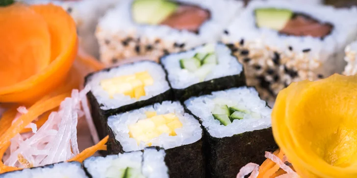 Láska na první sousto: Famózní sushi sety v designové restauraci v srdci města