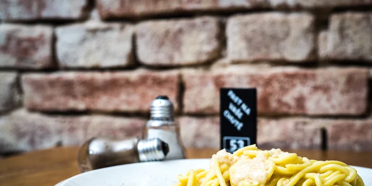 Luxusní italské menu vč. špaget připravených v bochníku pravého parmezánu