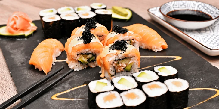 Sushi sety s 22 nebo 30 kousky: maki, nigiri a tokyo roll s kaviárem