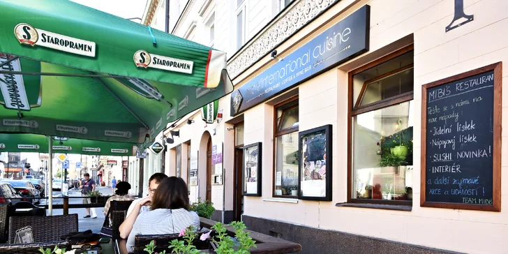 Hodujte jako Asiaté: Tradiční miso polévka, sushi a dezert pro dva