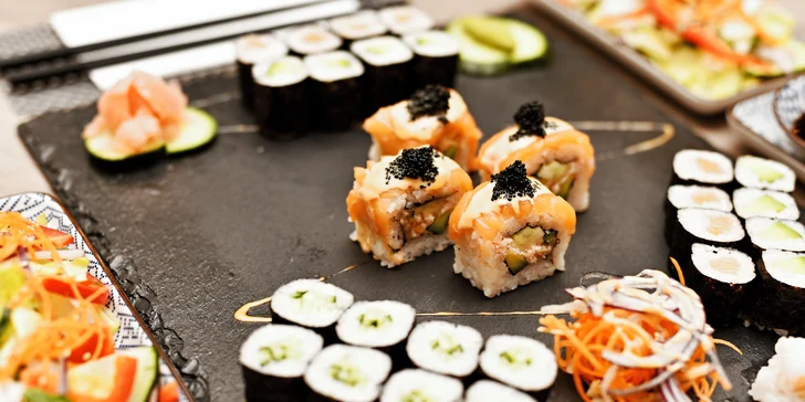 Sushi sety s 22 nebo 30 kousky: maki, nigiri a tokyo roll s kaviárem