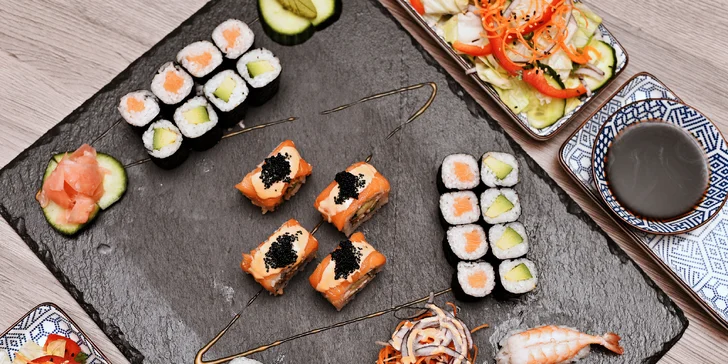 Sushi sety s 22 nebo 30 kousky: maki, nigiri a tokyo roll s kaviárem