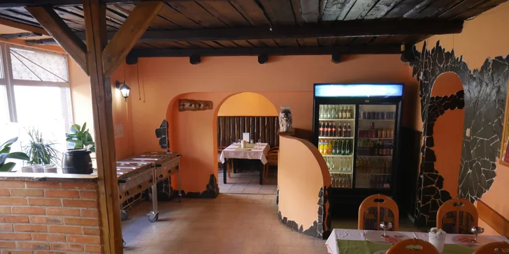 Talíř plný indických dobrot pro 2 osoby - kuře Tandoori a vegetariánská samosa