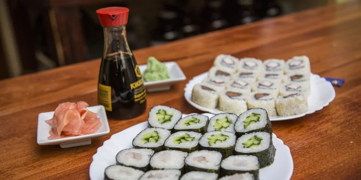 Čerstvé a zdravé sushi s sebou: losos, kreveta a další lahůdky ve 32 kouscích