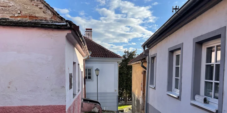 Budete sa prepletať neuveriteľnými uličkami židovskej časti mesta.