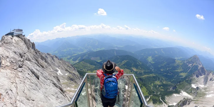 Pobyt v rakouských Alpách: snídaně či polopenze, sauny a turistická karta