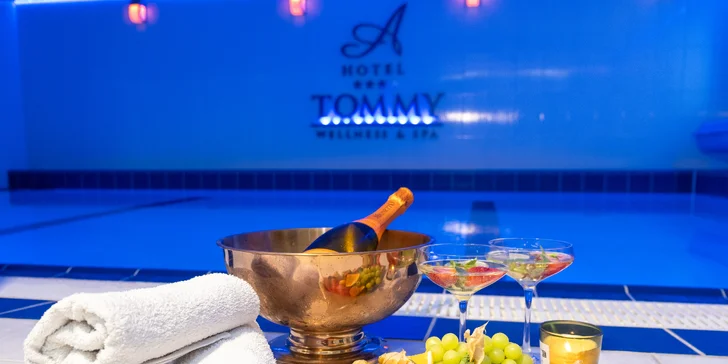 V relaxačnej & spa zóne sa pretiahnete v bazéne s protiprúdom a premasírujú vás bublinky vírivky.