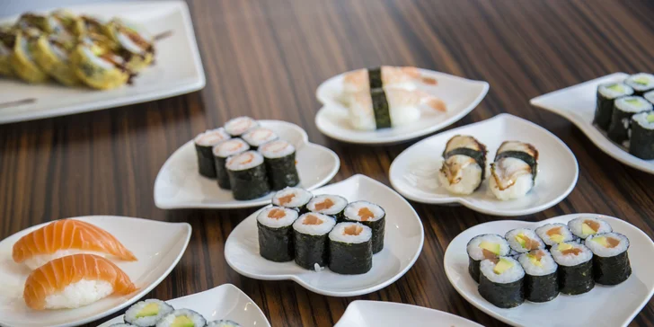 Nabruste si hůlky: sushi set z čerstvých surovin pro milovníky japonské kuchyně