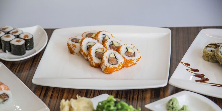 Nabruste si hůlky: sushi set z čerstvých surovin pro milovníky japonské kuchyně